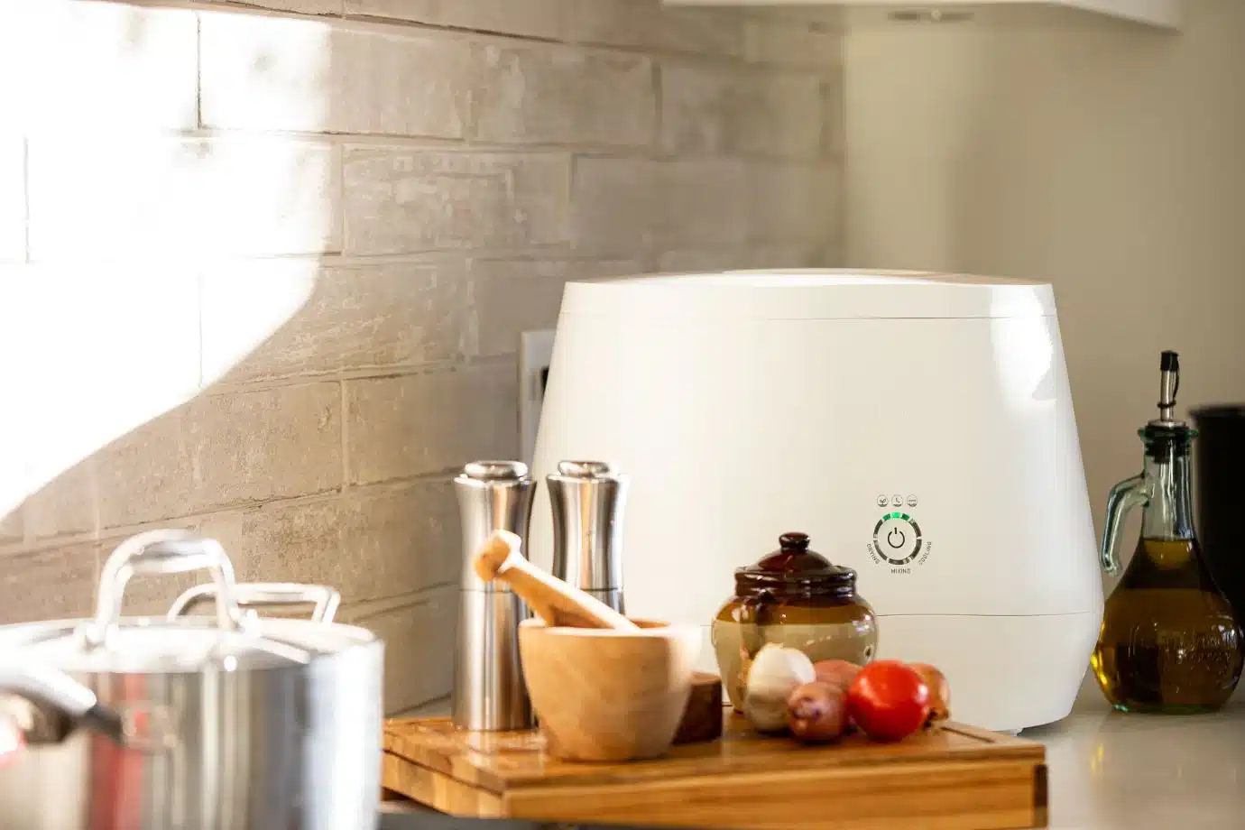 Kitchen with These Smart Kitchen Appliances